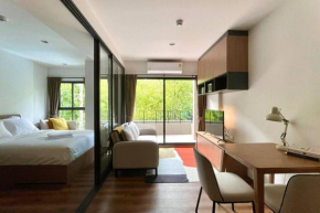 La habana 54 with large balcony and pool view!